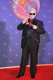 Heino mit dem Karl-Valentin Orden 2015 (©Foto: Martin Schmitz)